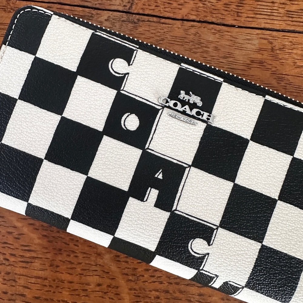 New Coach wallet 💳